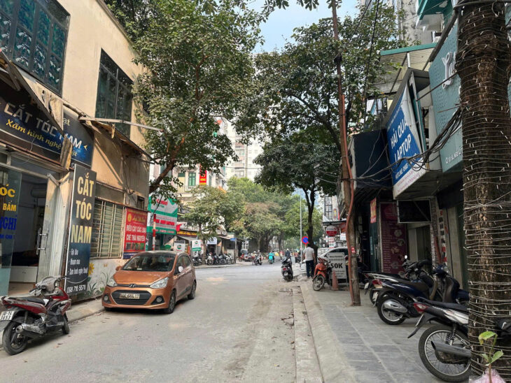 SIÊU PHẨM TRUNG KÍNH – NHÀ ĐẸP 5 TẦNG, THANG MÁY – NGÕ Ô TÔ TRÁNH – ĐANG CHO THUÊ 20TR/THÁNG