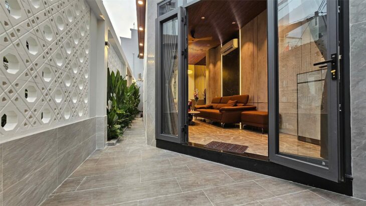 Nhà góc 2 mặt tiền, Phạm Hữu Lầu, 4x15m, 3 tầng, 6.45 tỷ