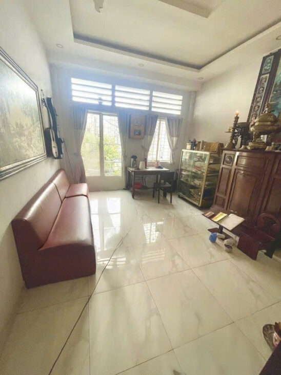 Nhà Mới 3Tầng Cách mặt Tiền 15M Hẻm Thẳng Xe Hơi Sổ Vuông 92m2 Gía 13,5 Tỷ Thương Lượng