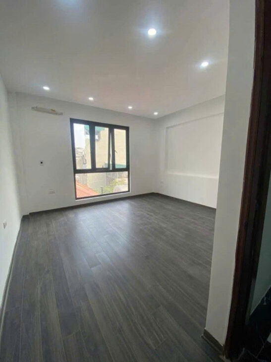 NHÀ MỚI Quan Nhân – NGÕ NÔNG – THANG MÁY DT 32m2 6 tầng MT 4.3m Giá 9.1 tỷ