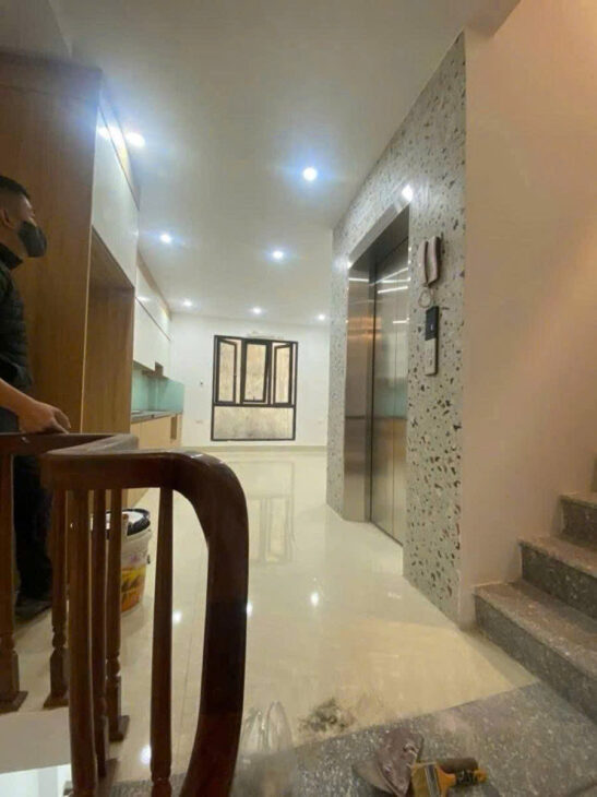 NHÀ MỚI Quan Nhân – NGÕ NÔNG – THANG MÁY DT 32m2 6 tầng MT 4.3m Giá 9.1 tỷ