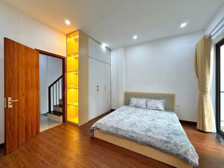 bán gấp tòa nhà dòng tiền 60m giá 13 tỷ tại hoàng văn thái thanh xuân