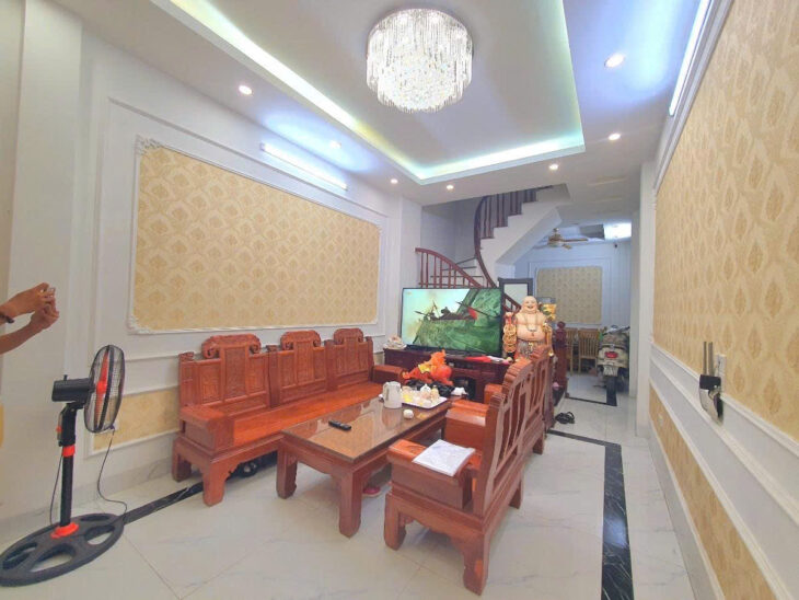 NHÀ KHƯƠNG ĐÌNH – Ô TÔ – KINH DOANH DT 41m2 5 tầng mặt tiền 3.6 tỷ giá 11.5 tỷ.