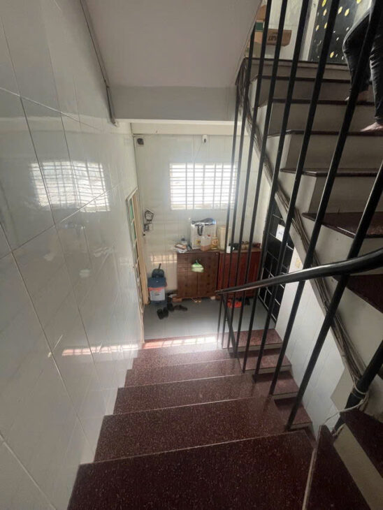 Nhà Mới 4 Tầng đang cho thuê làm vp 30tr/ tháng Cách mặt Tiền 15M Hẻm Thẳng Xe Hơi Sổ Vuông 98m2