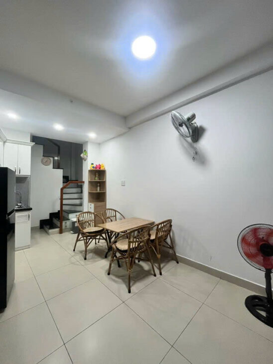 Nhà Mới 5Tầng Cách mặt Tiền 15M Hẻm Thẳng Xe Hơi Sổ Vuông 47m2 Gía 4,95 Tỷ Thương Lượng