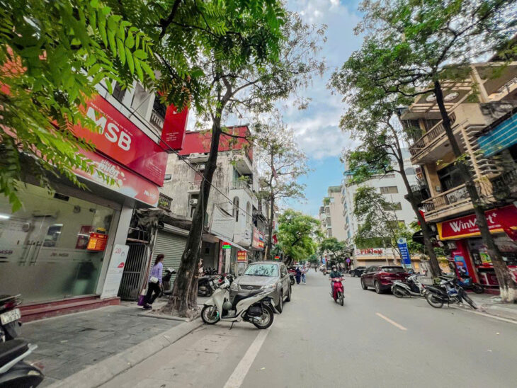 PHỐ VỌNG – Ô TÔ- THANG MÁY – DT 30m2 6 tầng mặt tiền 8.1m Giá 9.5 tỷ