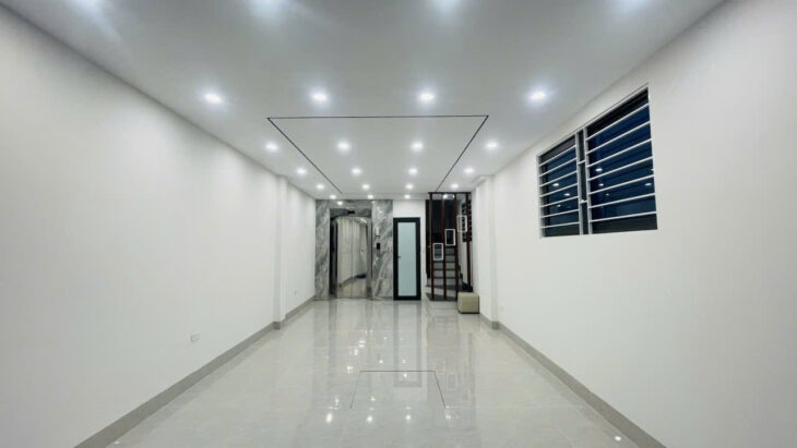 Nhà Vip 7 tầng thang máy Gara Ô tô Lô Góc tại ngõ 541 Bát Khối, Long Biên