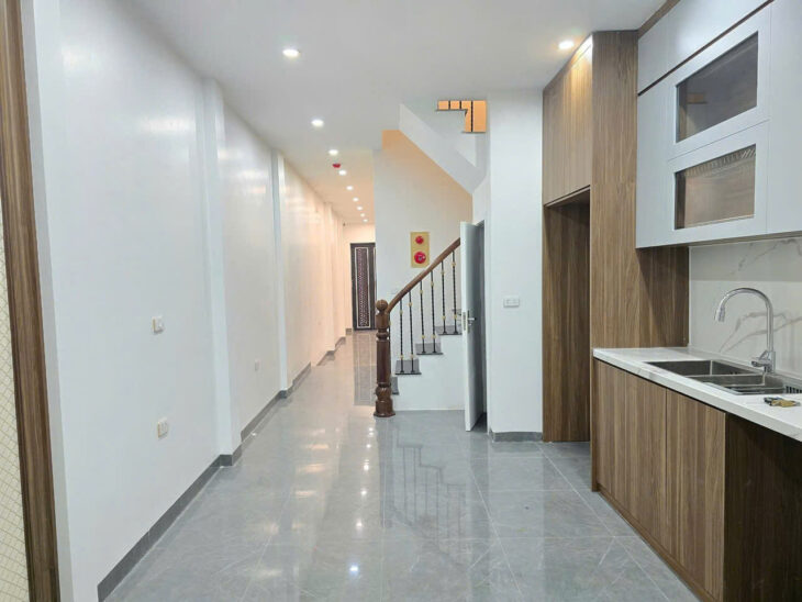 PL YÊN LÃNG – 5 TẦNG THANG MÁY DT 53m2 5 tầng Mặt tiền 3.5m Giá 15.5 tỷ