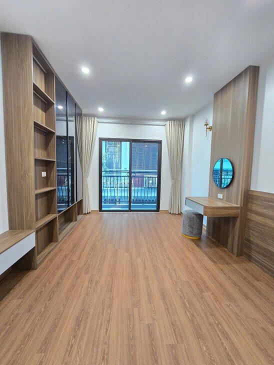 PL YÊN LÃNG – 5 TẦNG THANG MÁY DT 53m2 5 tầng Mặt tiền 3.5m Giá 15.5 tỷ