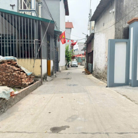 Đất đẹp thôn Phố Yên, Tiền Phong, Mê Linh. Gần đường quốc lộ 23, và chợ Yên Đất đẹp thôn Phố Yên, Tiền Phong, Mê Linh. Gần đường quốc lộ 23, và chợ Yên