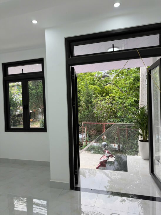 CHO THUÊ NHÀ NGUYÊN CĂN 2 TẦNG 2 MẶT TIỀN HẺM Ô TÔ AN BÌNH PHƯỜNG 3 ĐÀ LẠT GIÁ 12 TRIỆU