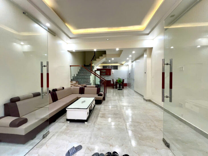 Nhà Văn Cao vị trí cực nông, 55m 4 tầng, full đồ, đường 6m, Giá 5.7 tỉ