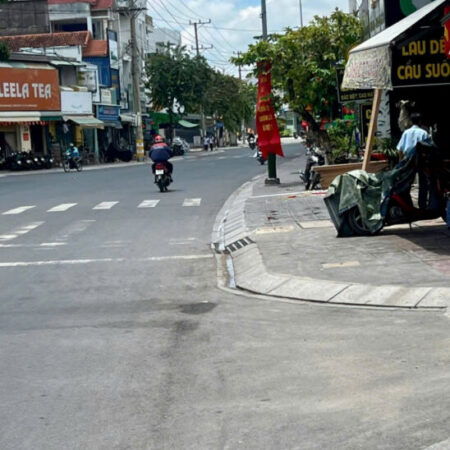 ???? BÁN NHÀ 2 TẦNG LẦU – NGAY ĐƯỜNG TRẦN HƯNG ĐẠO – DĨ AN.