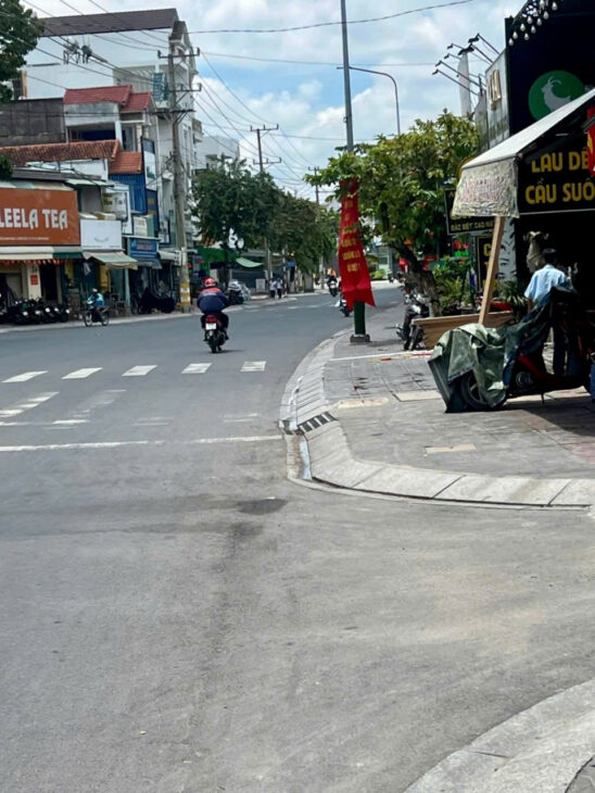 ???? BÁN NHÀ 2 TẦNG LẦU – NGAY ĐƯỜNG TRẦN HƯNG ĐẠO – DĨ AN.