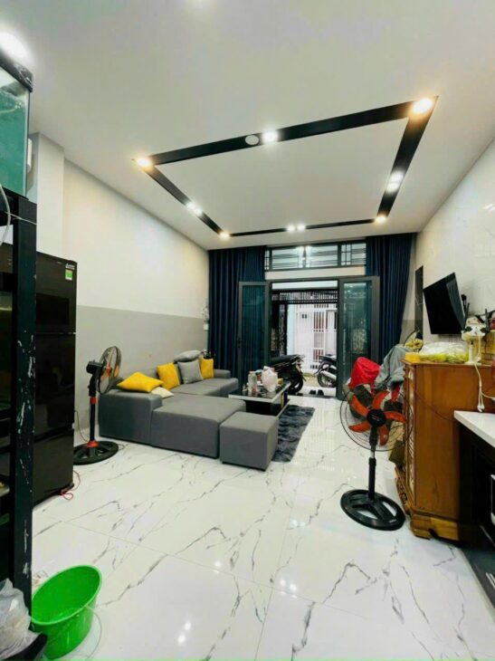 Bán nhà hẻm thông trung tâm Phú Nhuận, DT 55m2, 2 tầng, 3 PN, giá 7.3 tỷ có thương lượng