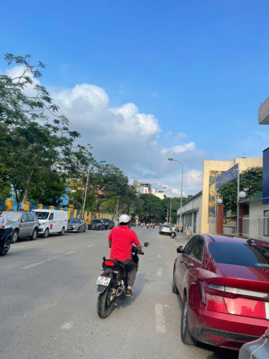 bán nhà VŨ TÔNG PHAN, 120m, ngõ thông, 2 ô tô tránh, mặt tiền khủng 9.9 m, 5 tầng, 28.1 tỷ