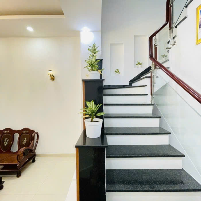 Chỉ 6.x tỷ 3 TẦNG 65m2 4X16m Xe hơi ngủ nhà gần chợ Hạnh thông tây khu cao cấp