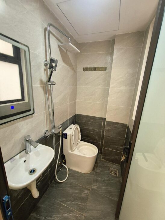 BÁN NHÀ PHỐ TÂY SƠN -LÔ GÓC-FULL NỘI THẤT-DT 20M-4T-MT4.5 M:GIÁ CHỈ 5.6TỶ