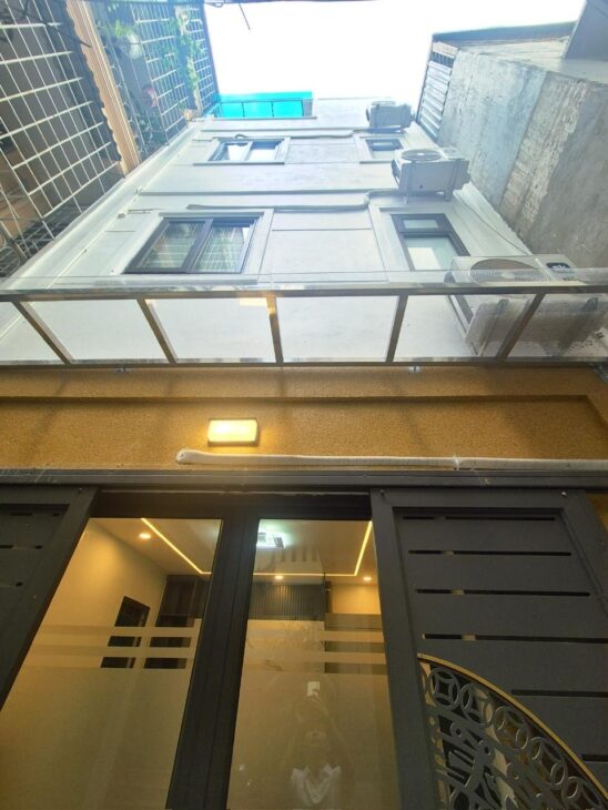 BÁN NHÀ PHỐ TÂY SƠN -LÔ GÓC-FULL NỘI THẤT-DT 20M-4T-MT4.5 M:GIÁ CHỈ 5.6TỶ