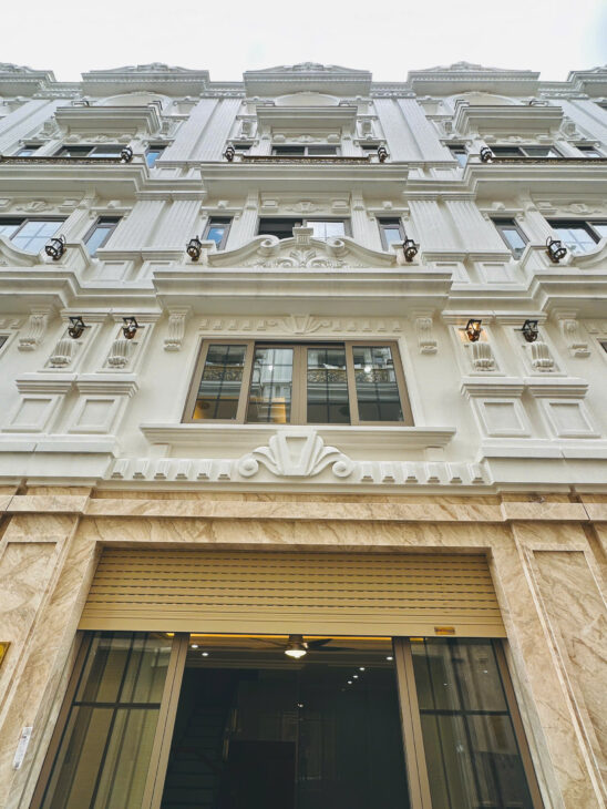 HXH tránh, Ngang 4,8M, Xây mới 5 Tầng,Full NT GÕ ĐỎ, KDC Khép kín nhình 7 tỷ