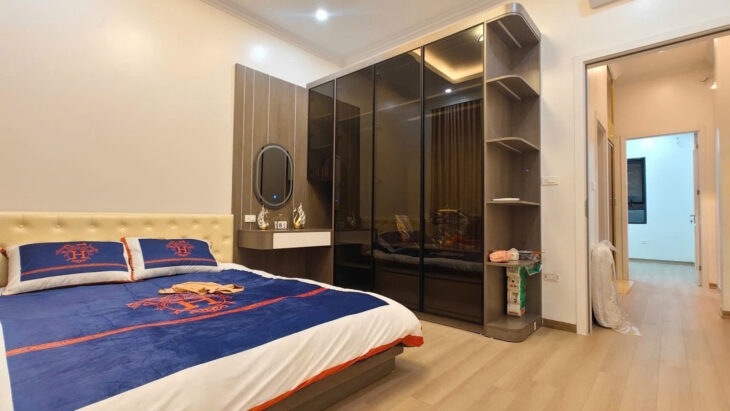 PHỐ VIP THÁI HÀ -THANG MÁY – GARA Ô TÔ DT 40m2 5 tầng MT 4m Giá 16.968 tỷ