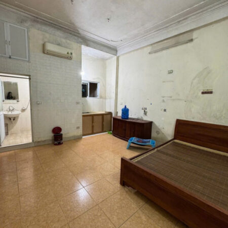 Bán Nhà Phố Thái Hà Diện Tích 125m2 5 tầng mặt tiền 8.6 tỷ Giá 29.5 tỷ