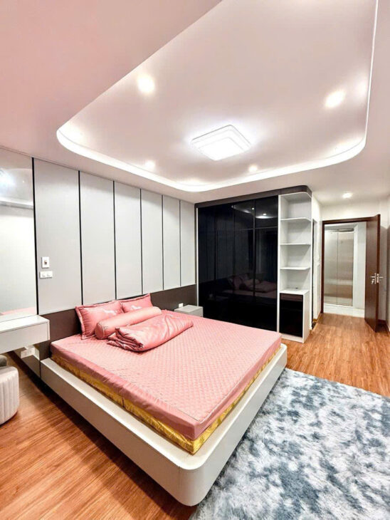 NGÕ CHỢ KHÂM THIÊN THANG MÁY FULL NỘI THẤT DT 35m2 6 tầng MT 3.7m Giá 9.8 tỷ