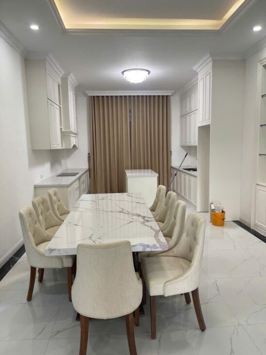 BÁN VILLA 5 PHÒNG MỚI XÂY FULL NỘI THẤT CAO CẤP SÂN VƯỜN RỘNG KHU MĂNG LIN P7 – ĐÀ LẠT