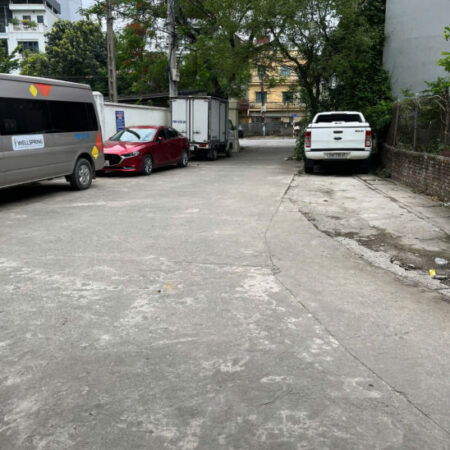 Nhà đẹp,ở ngay,gần phố ngõ thông ,oto vào nhà 7T thang máy,DT 45m,giá 16,8 tỷ Lâm Hạ ,Long Biên