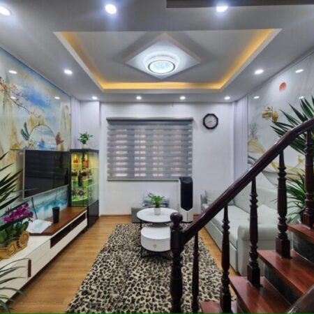 BÁN NHÀ -PHỐ TÔN ĐỨC THẮNG-NHÀ DÂN XÂY ,5TẦNG -DT 22 M2 -MT 3.2m GIÁ CHỈ 5.2 TỶ