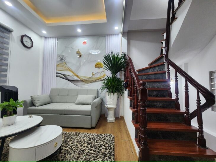 BÁN NHÀ -PHỐ TÔN ĐỨC THẮNG-NHÀ DÂN XÂY ,5TẦNG -DT 22 M2 -MT 3.2m GIÁ CHỈ 5.2 TỶ