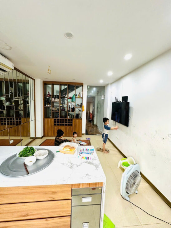 Bán nhà 50m 6T Lâm Du Bồ Đề, Long Biên , oto ,KD, giá 8,9ty.