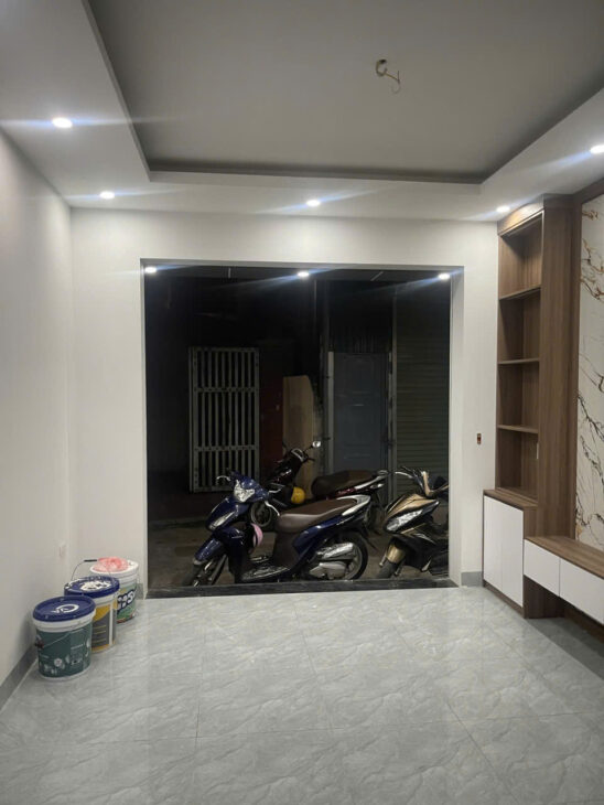 RẺ CHÍNH CHỦ CẦN BÁN GẤP CĂN NHÀ PHỐ ĐÔNG BA QUẬN NAM TỪ LIÊM 35m2 x5 TẦNG NHỈNH 4 TỶ Ô TÔ KD