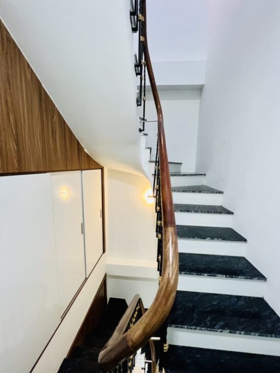 BÁN NHÀ -PHỐ TÔN ĐỨC THẮNG-NHÀ DÂN XÂY MỚI 4TẦNG -DT 30 M2 -MT 4.6m giá chỉ,6,8 TỶ