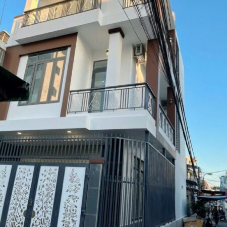 Cần bán nhà đẹp đường Ngô Đến 2 xe oto tránh nhau gần Tháp Bà Ponaga