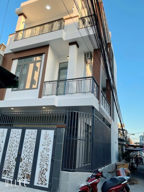 Cần bán nhà đẹp đường Ngô Đến 2 xe oto tránh nhau gần Tháp Bà Ponaga