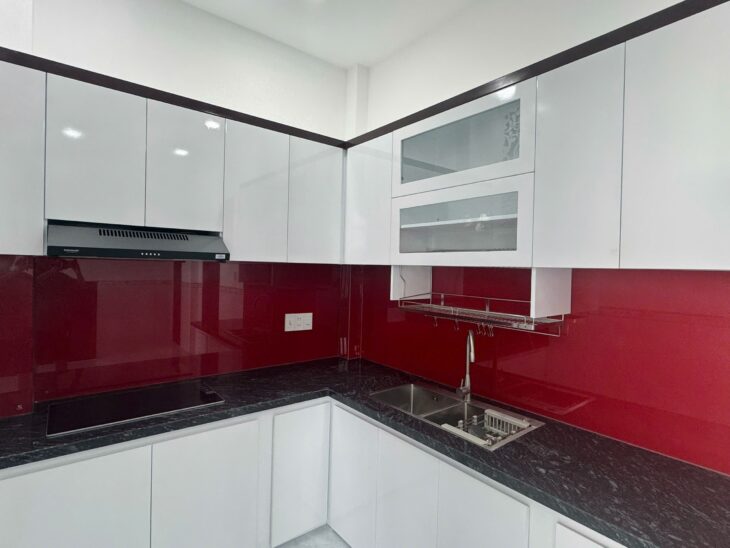 Cần bán nhà đẹp đường Ngô Đến 2 xe oto tránh nhau gần Tháp Bà Ponaga