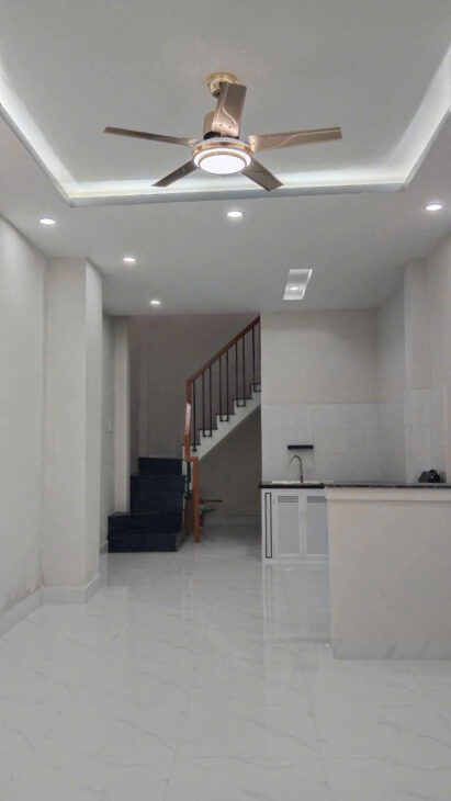 BÁN NHANH NHÀ MỚI 1 TRỆT 1 LẦU ,CÁCH CHỢ VĨNH HẢI 60 MÉT