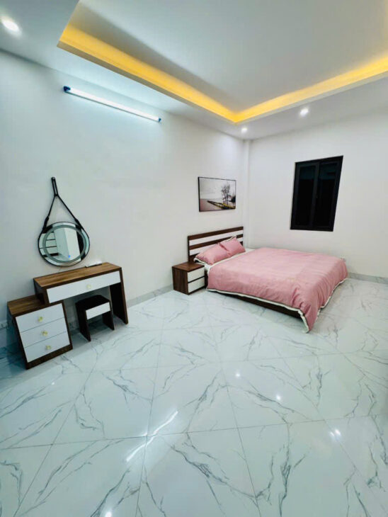 Bán Căn Nhà Nam Dư Lĩnh Nam 39m 5 Tầng 4 phòng Tặng Hết Nội Thất Sổ Đỏ