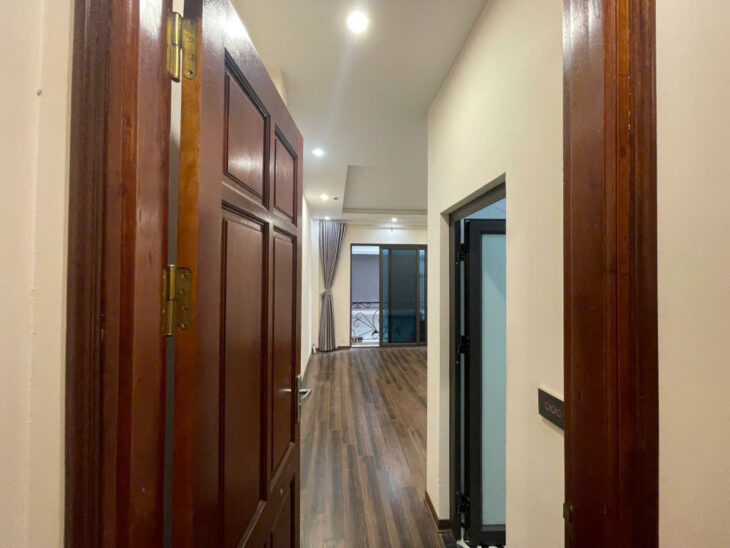Bán nhà Phố Trạm – 48m2 – ngõ thông – ô tô – chỉ 6.1 tỷ
