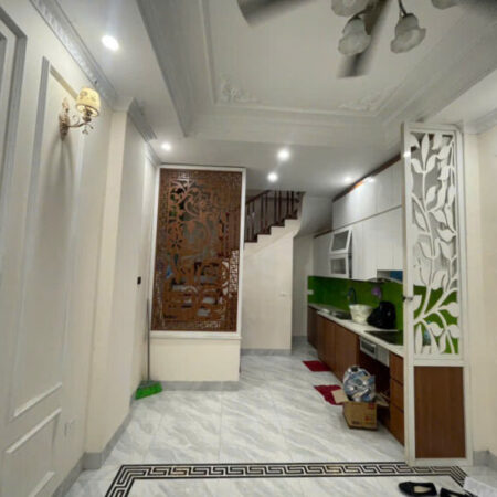 Bán nhà Phố Trạm – 48m2 – ngõ thông – ô tô – chỉ 6.1 tỷ