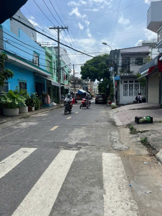 Nhà bán MT Đường LÊ THẬN – P.HIỆP TÂN – DT: 4m2 x 19m (đủ lộ giới) Nhà 1 lầu. Sổ Hồng Riêng.
