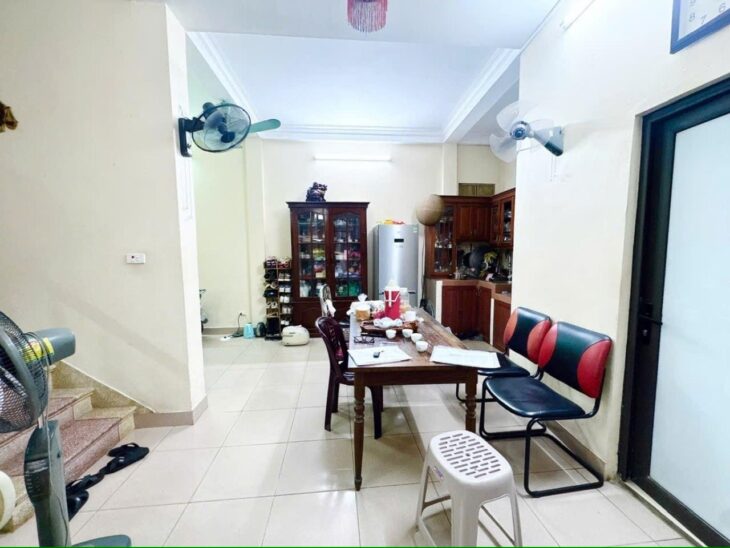 ????BÁN NHÀ PHỐ- AN TRẠCH- QUỐC TỬ GIÁM -DÂN XÂY Dt 63m 4tầng mt7.4m giá chỉ 12,8 tỷ