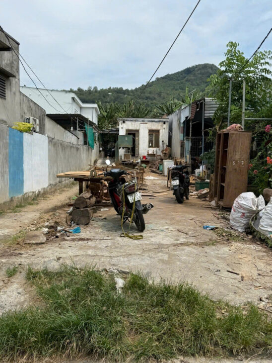 BÁN Nhà có 5 căn phòng trọ- CẠNH BIỂN HÒN CHỒNG – GIÁ RẺ