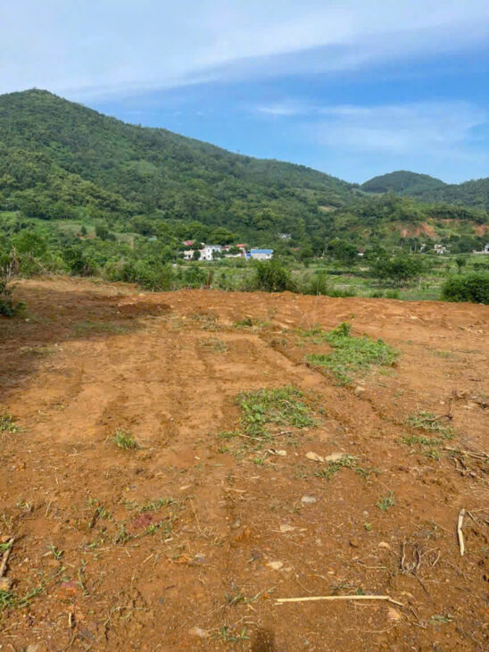 Bán đất khu vực Đồi Bù, Núi Bé, Chương Mỹ, Hà Nội. Dt 1700m có 300 ont, giá 7,5 tỷ.