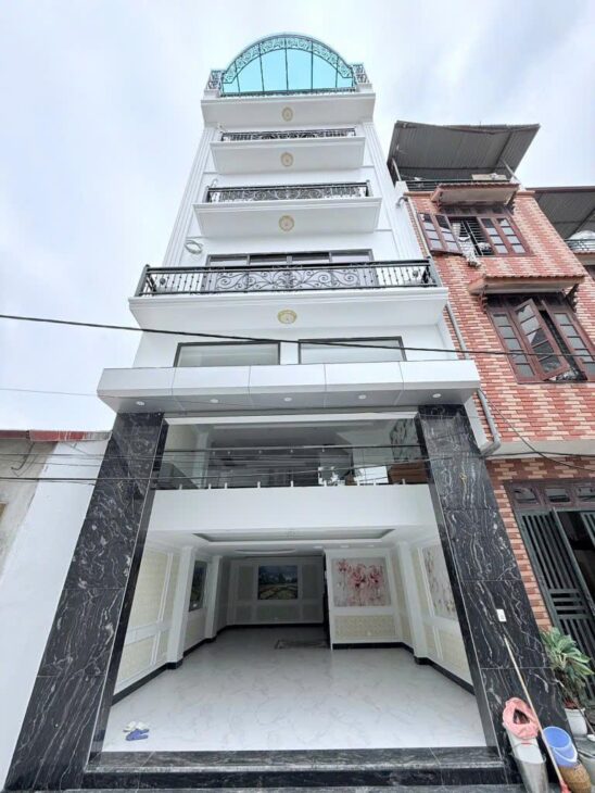 NHÀ DÂN XÂY CỰC CHẮC – NGÕ Ô TÔ – TRUNG TÂM LONG BIÊN – HAI THOÁNG – FULL NỘI THẤT – CHỈ VIỆC Ở