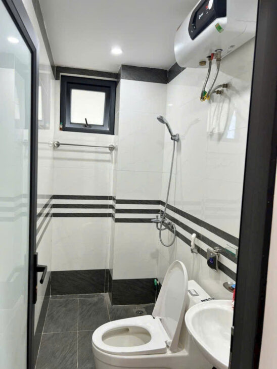 BÁN NHÀ LẠC LONG QUÂN – 33M² x 5 TẦNG – NGÕ NÔNG – GẦN ÔTÔ – GIÁ 7.3 TỶ