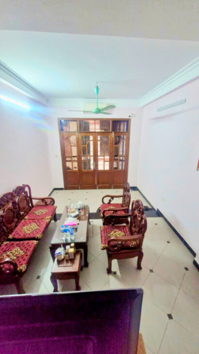 BÁN NHÀ LẠC LONG QUÂN – 40M² x 4 TẦNG – DÂN XÂY – CÁCH HỒ TÂY 150M – GIÁ CHỈ 8.7 TỶ