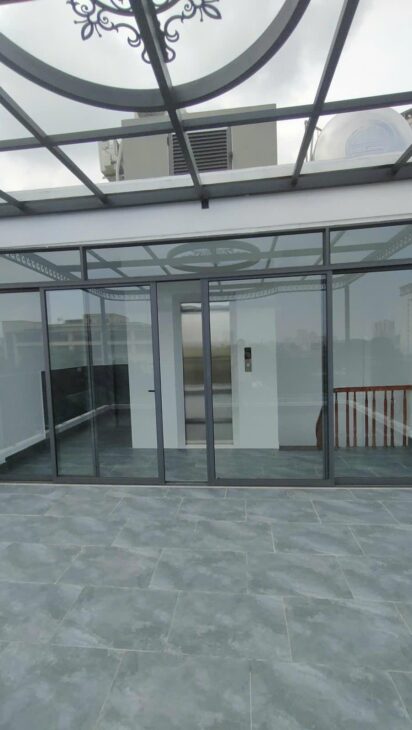 BÁN NHÀ MĂT NGÕ 8 TẦNG THANG MÁY NGUYỄN TRÃI THANH XUÂN – GẦN ROYAL CITY – 13.2 TỶ lh 0817606560