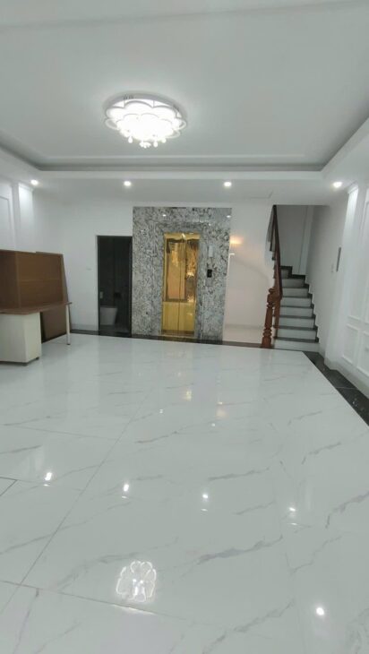 BÁN NHÀ MĂT NGÕ 8 TẦNG THANG MÁY NGUYỄN TRÃI THANH XUÂN – GẦN ROYAL CITY – 13.2 TỶ lh 0817606560